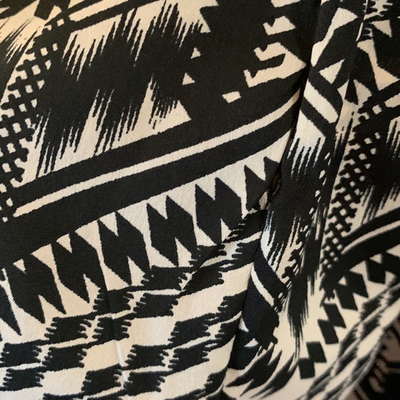 Patterned Dress - Picture 3 of 6